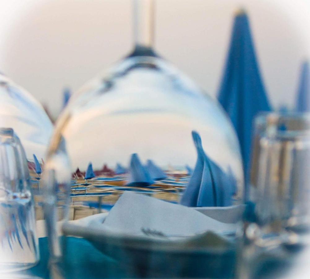 Hotel Atlantic Riviera Mare Мисано Адриатико Екстериор снимка
