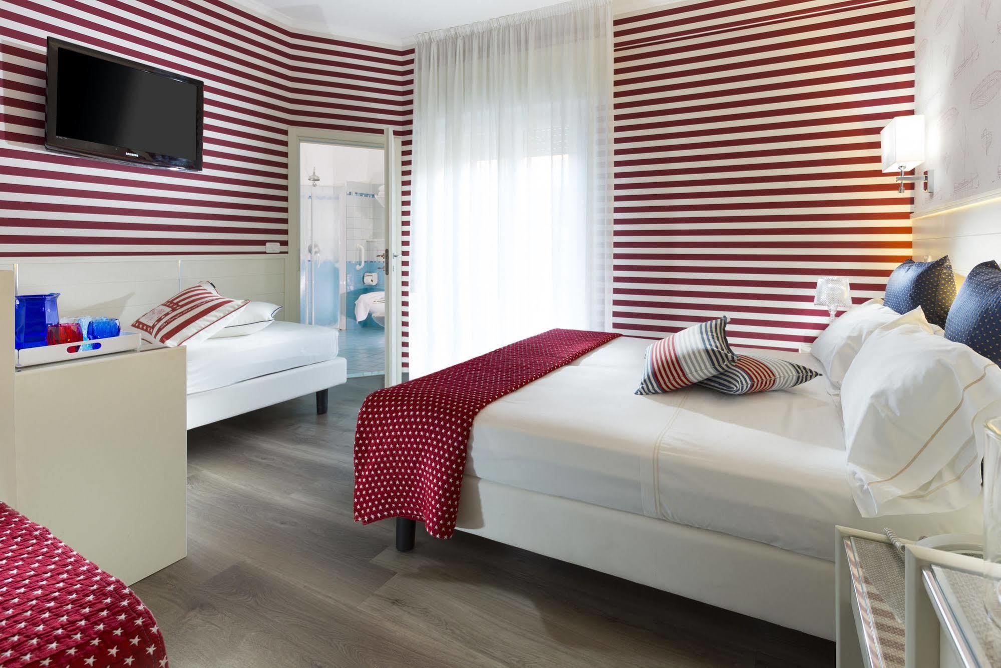 Hotel Atlantic Riviera Mare Мисано Адриатико Екстериор снимка