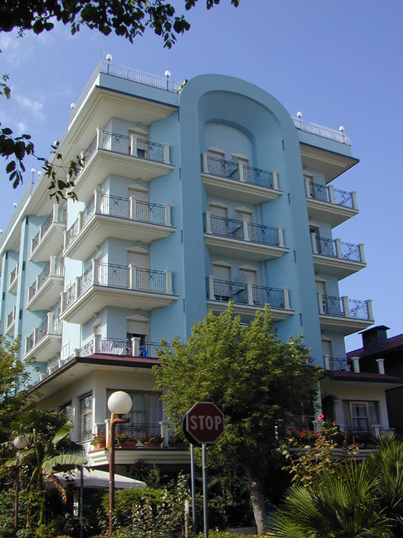 Hotel Atlantic Riviera Mare Мисано Адриатико Екстериор снимка